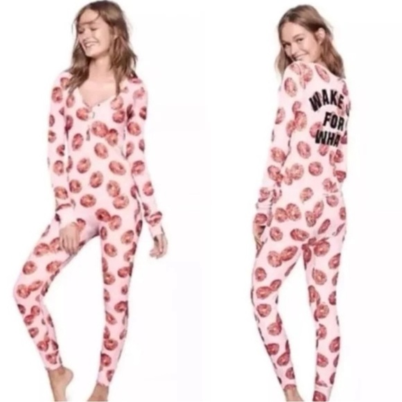 PINK Victoria’s Secret Onesie Sleepwear Doughnut print Size Medium - Picture 1 of 16